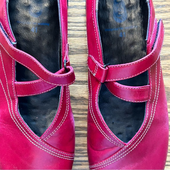 Wolky Women’s Red Leather Mary Jane Flats Adjustable Strap Size EU 41 - Picture 3 of 13